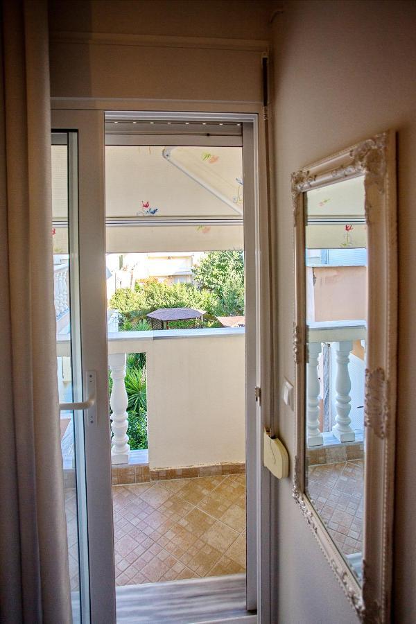 Holiday House Ioanna 2 - Loft Néa Péramos Екстериор снимка