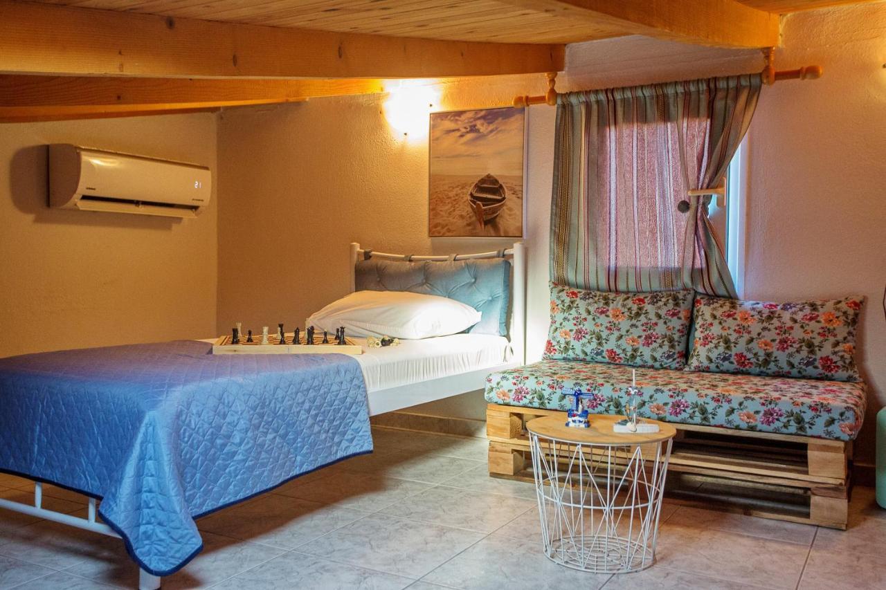 Holiday House Ioanna 2 - Loft Néa Péramos Екстериор снимка