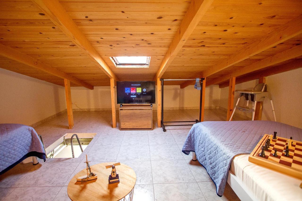 Holiday House Ioanna 2 - Loft Néa Péramos Екстериор снимка