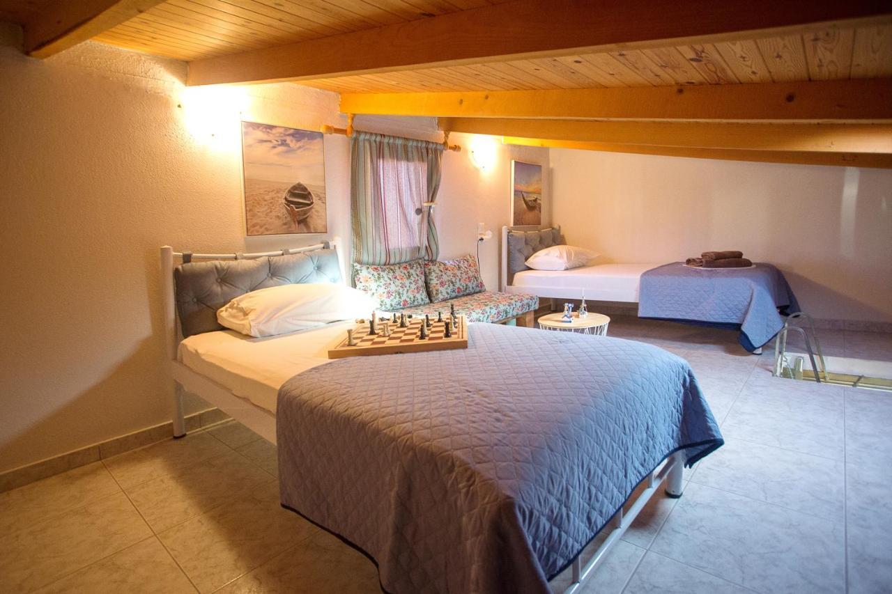 Holiday House Ioanna 2 - Loft Néa Péramos Екстериор снимка