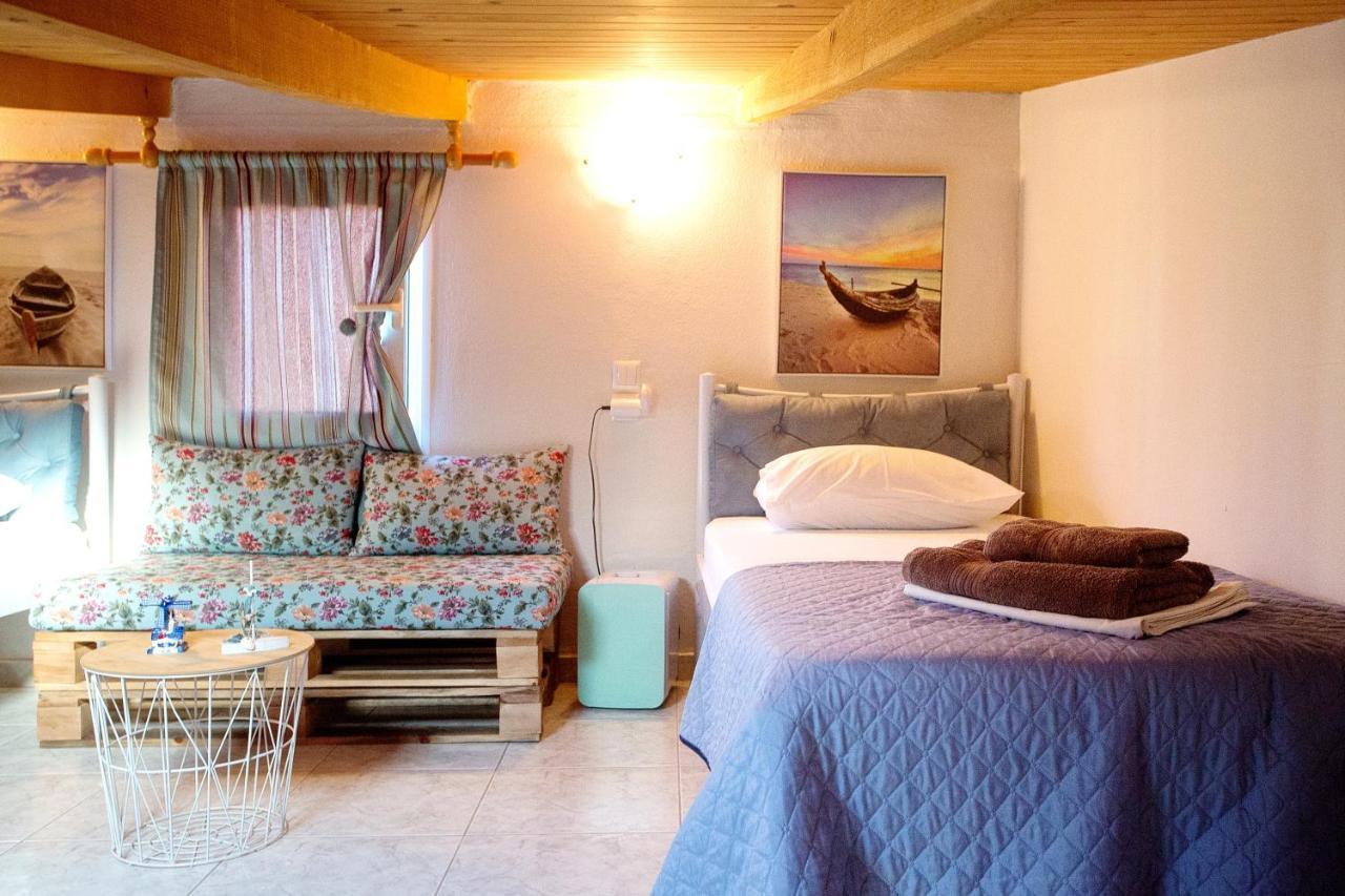 Holiday House Ioanna 2 - Loft Néa Péramos Екстериор снимка